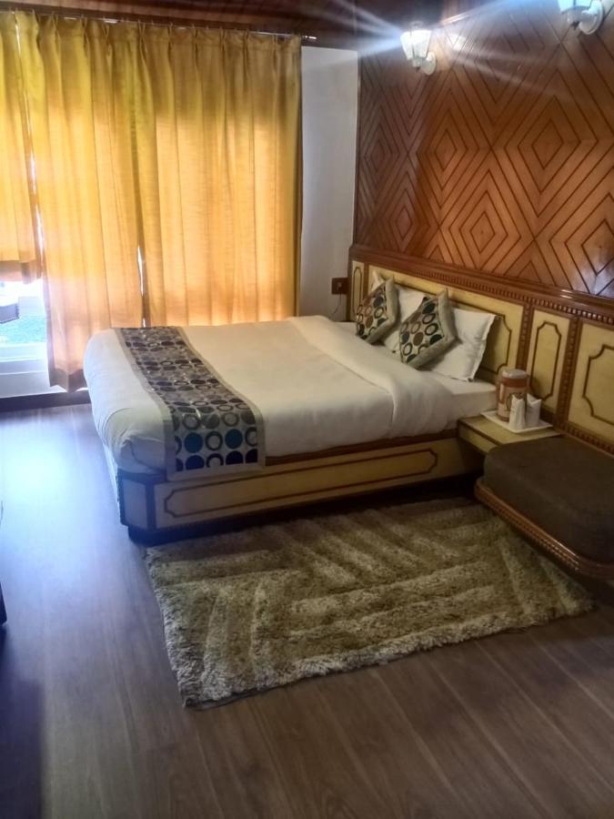 Hotel Sangeet Shimla Exteriör bild